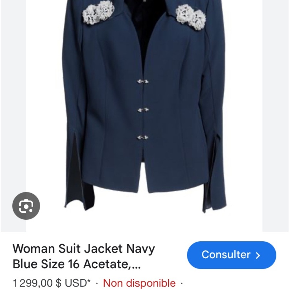NWT Women blue blazer designer Ivan Montesi , size 12 made in Italy. Beautiful!